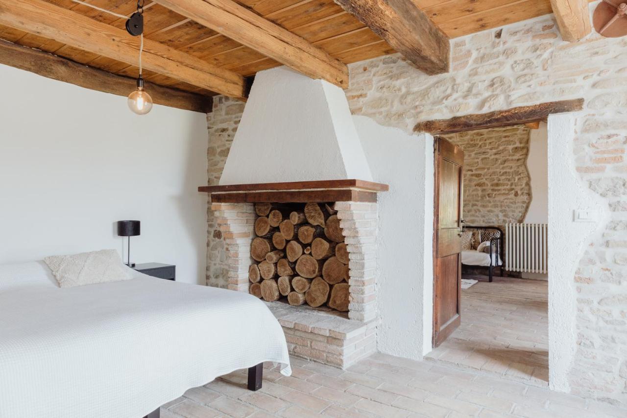 Agriturismo Qui Voglio 蒙特罗伯托 外观 照片
