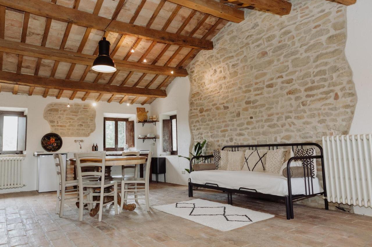 Agriturismo Qui Voglio 蒙特罗伯托 外观 照片