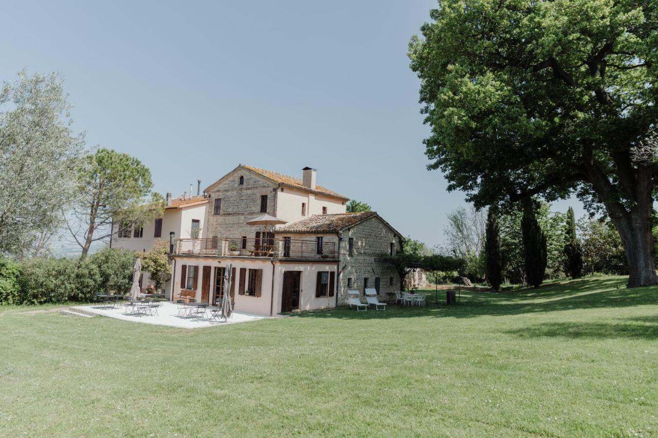 Agriturismo Qui Voglio 蒙特罗伯托 外观 照片
