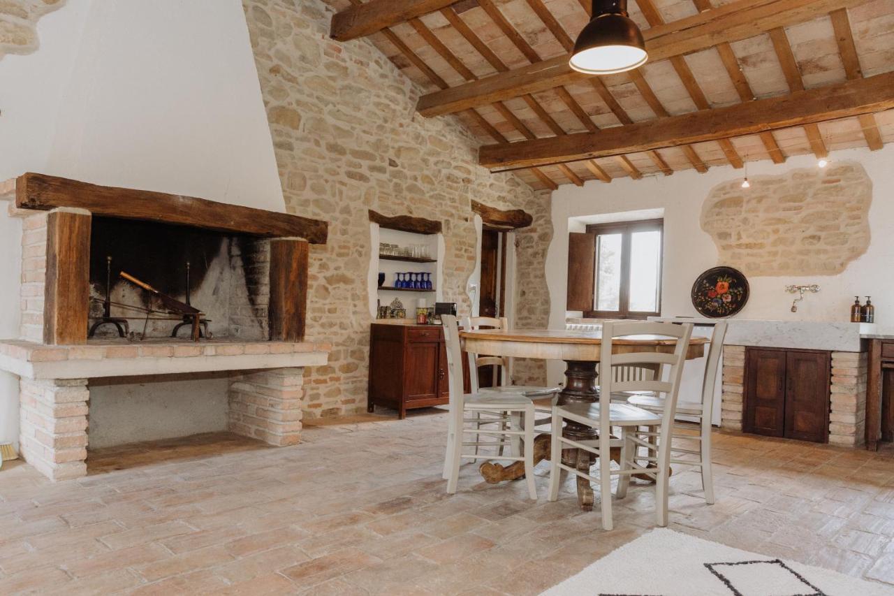 Agriturismo Qui Voglio 蒙特罗伯托 外观 照片