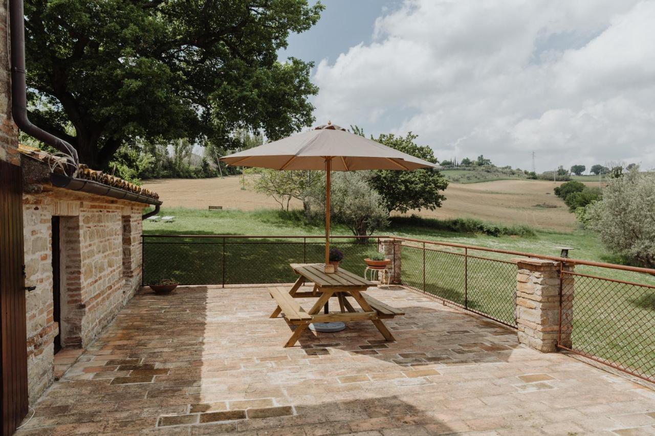 Agriturismo Qui Voglio 蒙特罗伯托 外观 照片