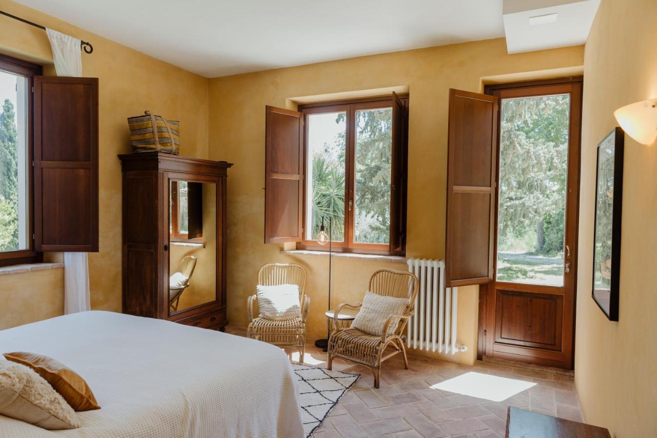 Agriturismo Qui Voglio 蒙特罗伯托 外观 照片