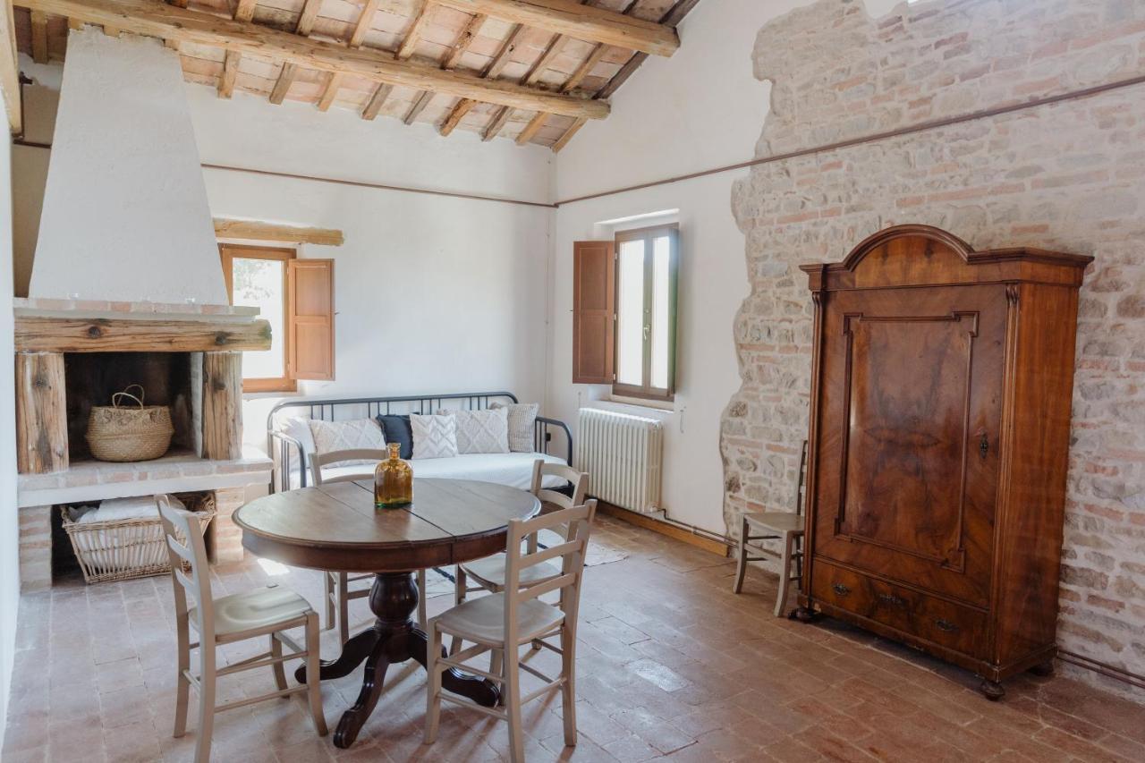 Agriturismo Qui Voglio 蒙特罗伯托 外观 照片