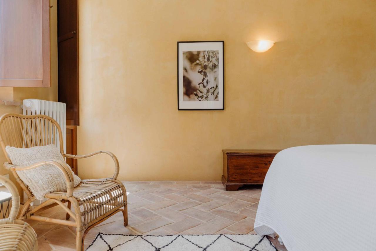 Agriturismo Qui Voglio 蒙特罗伯托 外观 照片