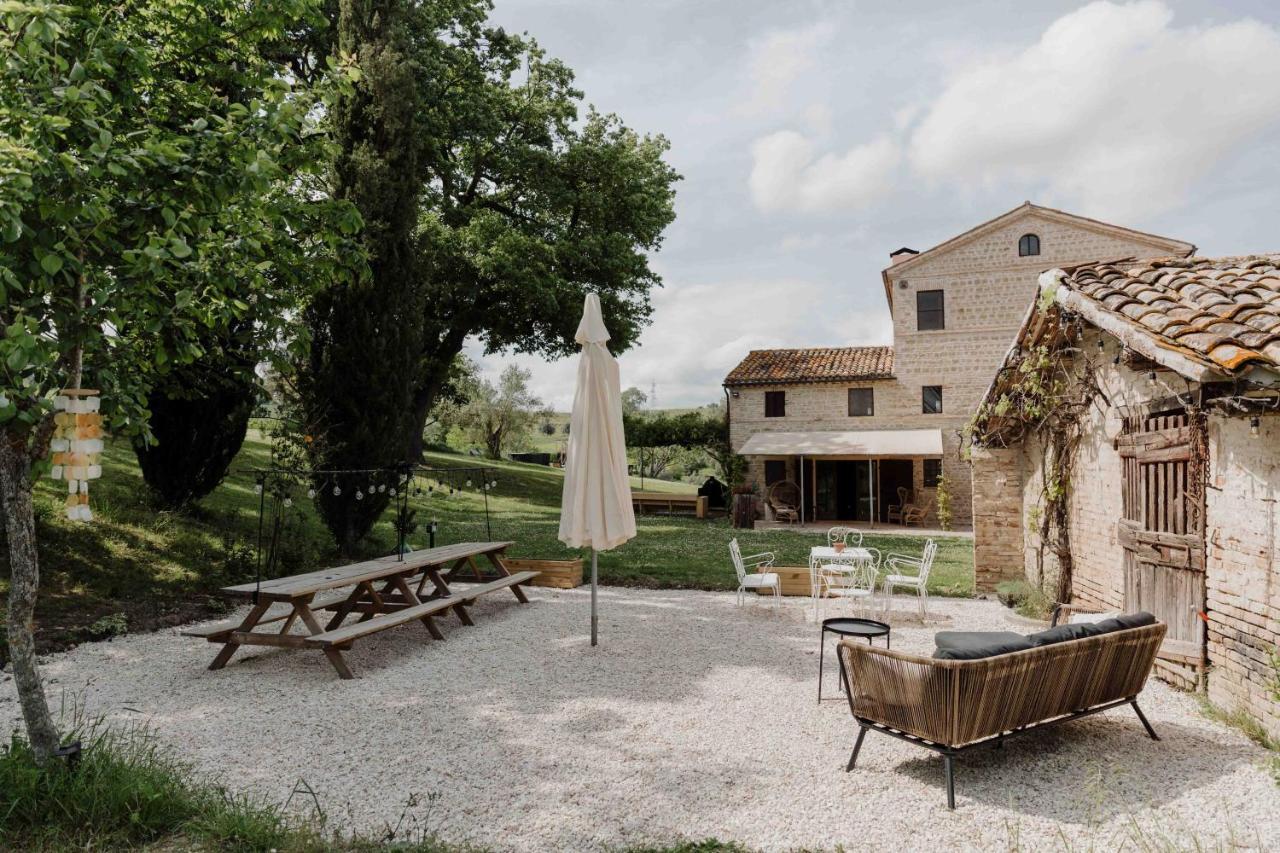 Agriturismo Qui Voglio 蒙特罗伯托 外观 照片