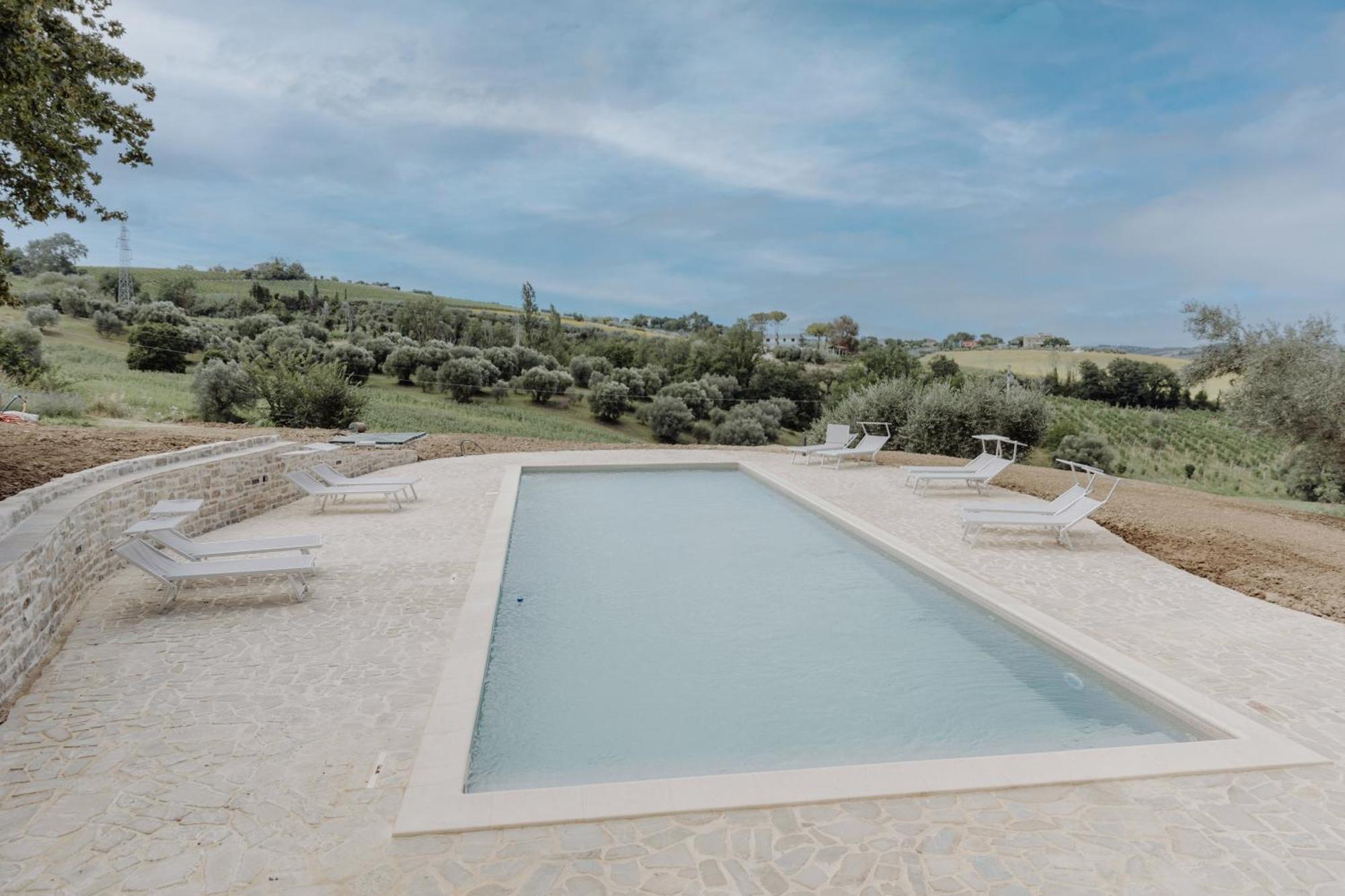 Agriturismo Qui Voglio 蒙特罗伯托 外观 照片